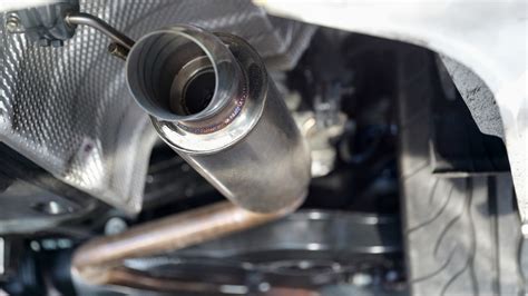 7 Signs of an Exhaust Leak (+ How to Locate the。